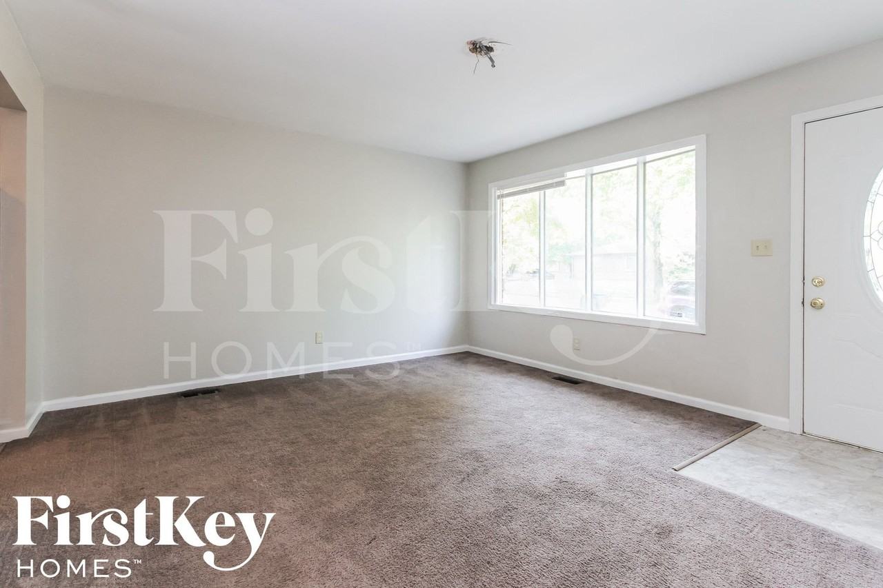 10207 Catalina Dr - Photo 2 of 15