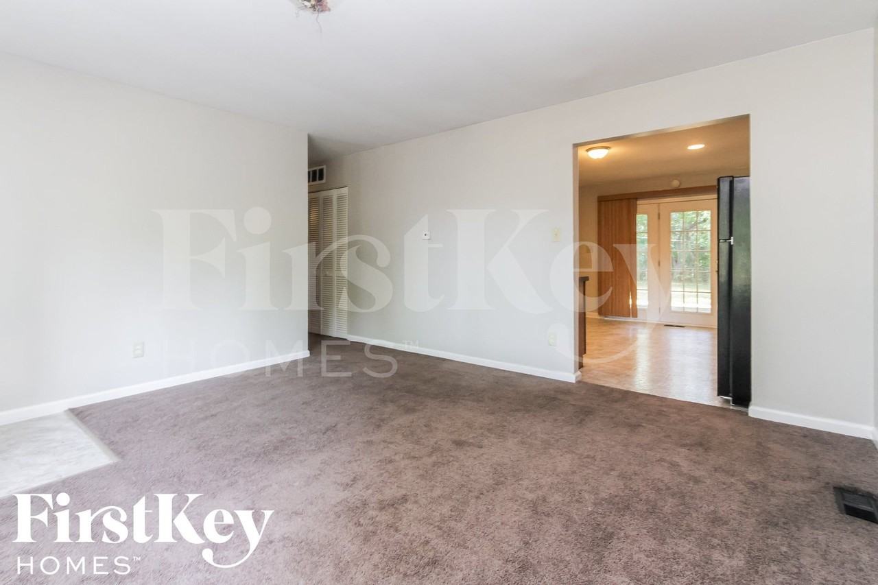 10207 Catalina Dr - Photo 4 of 15