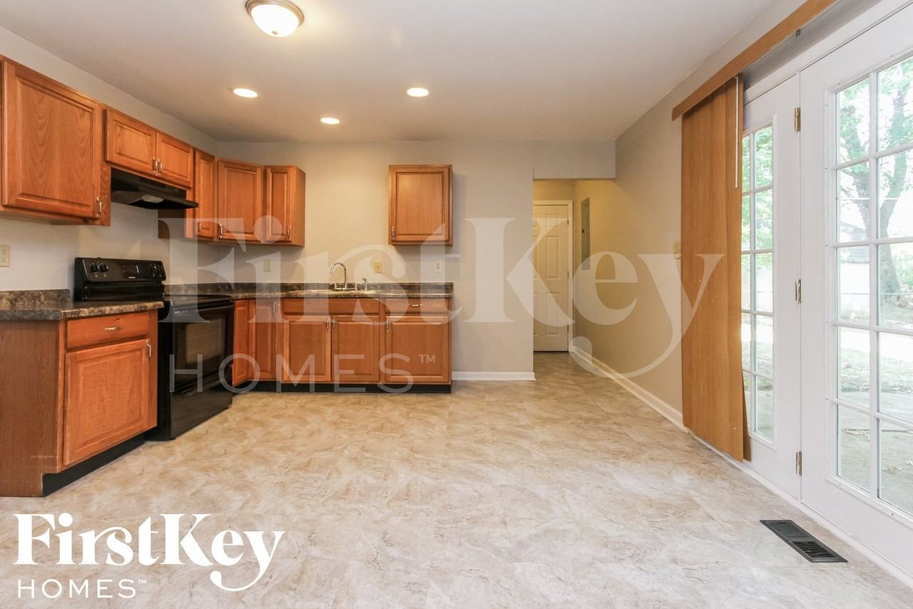 10207 Catalina Dr - Photo 5 of 15