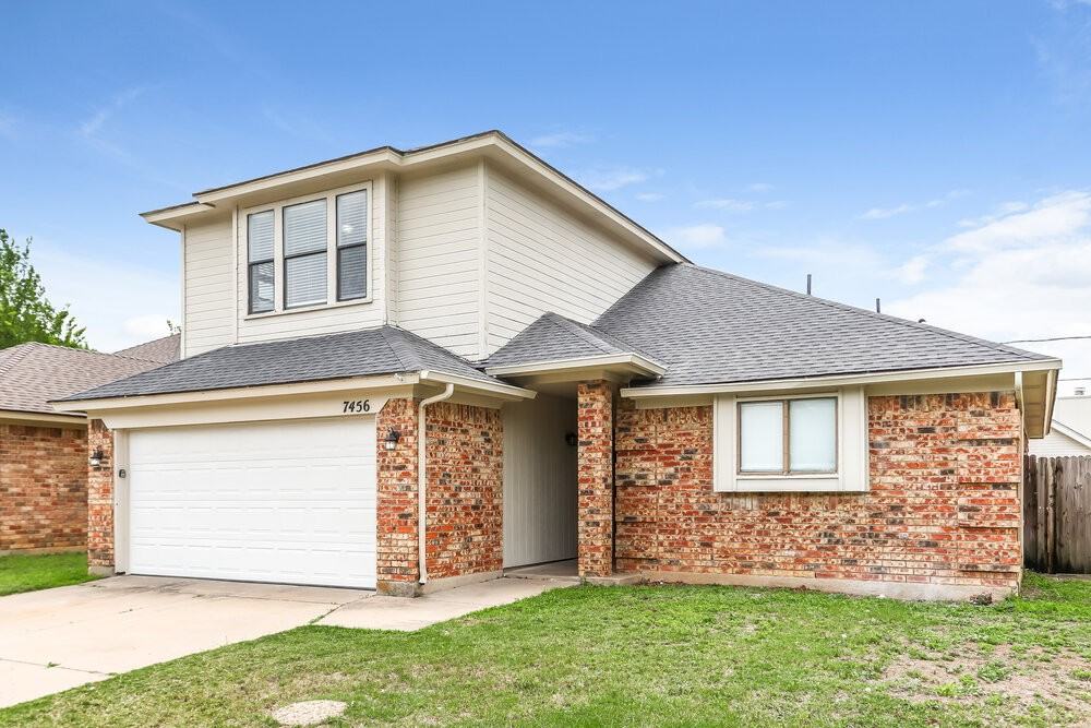 7456 Cross Ridge Cir - Photo 4 of 17
