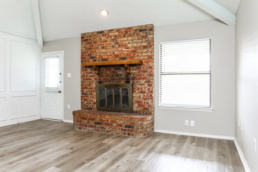 7456 Cross Ridge Cir - Photo 5 of 17