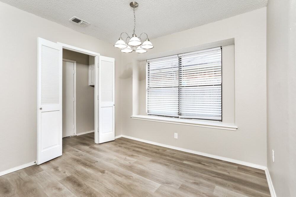 7456 Cross Ridge Cir - Photo 6 of 17