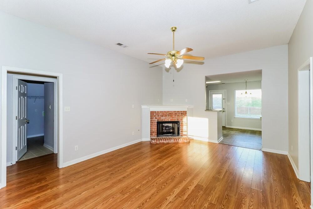 2806 Breezy Ridge Trl - Photo 4 of 16
