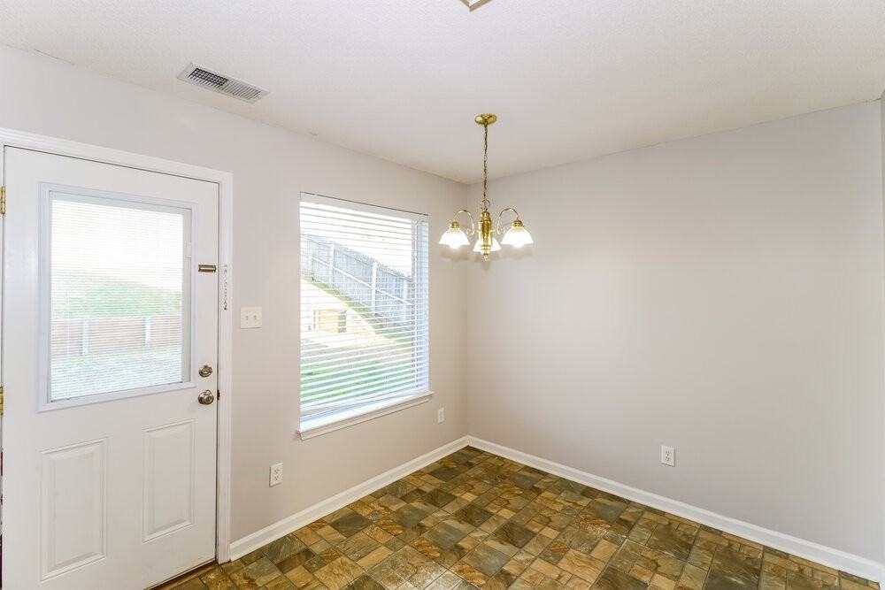 2806 Breezy Ridge Trl - Photo 6 of 16