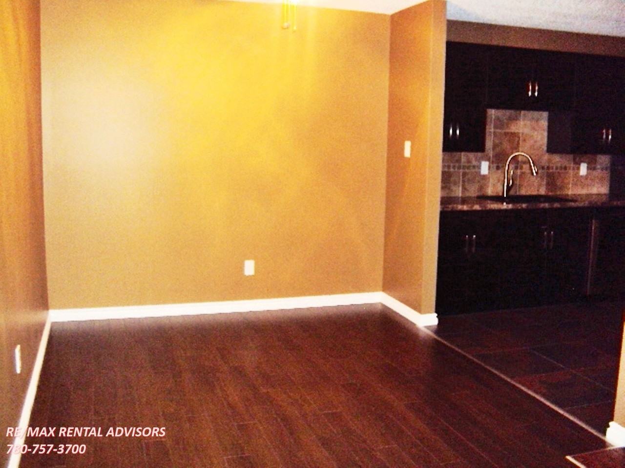 2204 118 St Nw - Photo 3 of 8