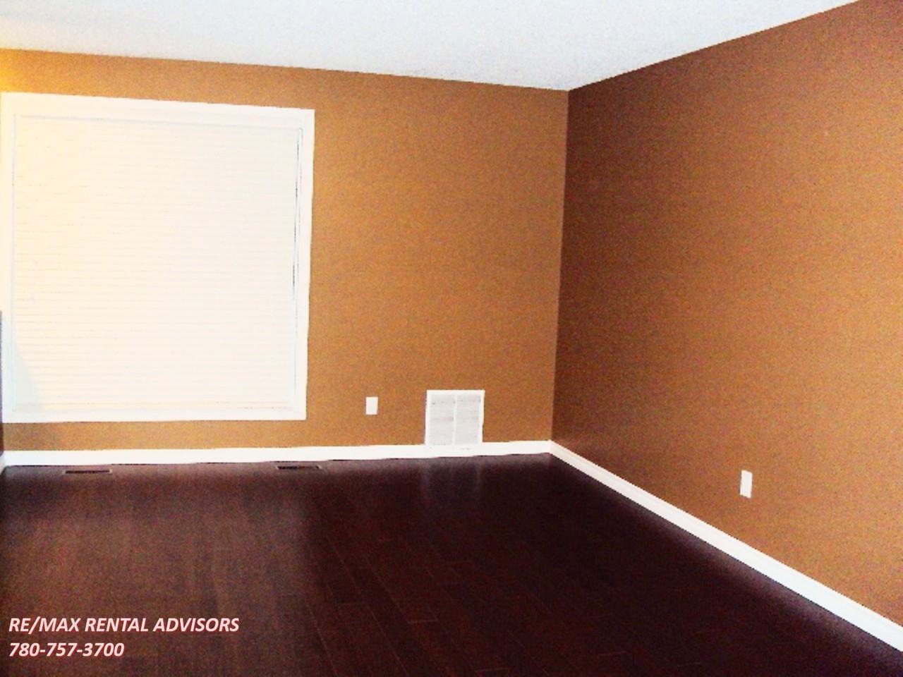 2204 118 St Nw - Photo 5 of 8