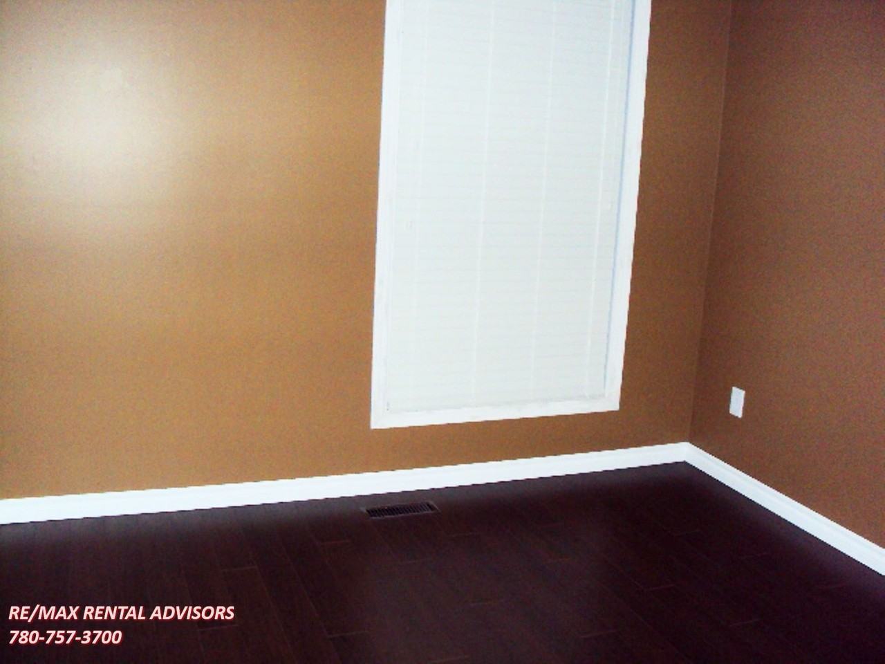 2204 118 St Nw - Photo 6 of 8