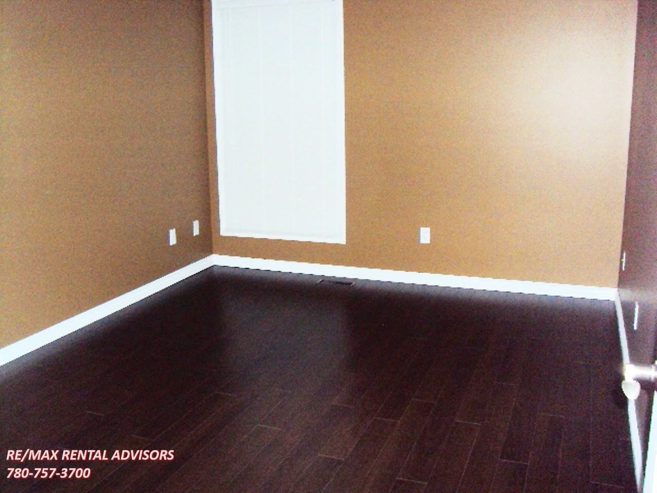 2204 118 St Nw - Photo 7 of 8