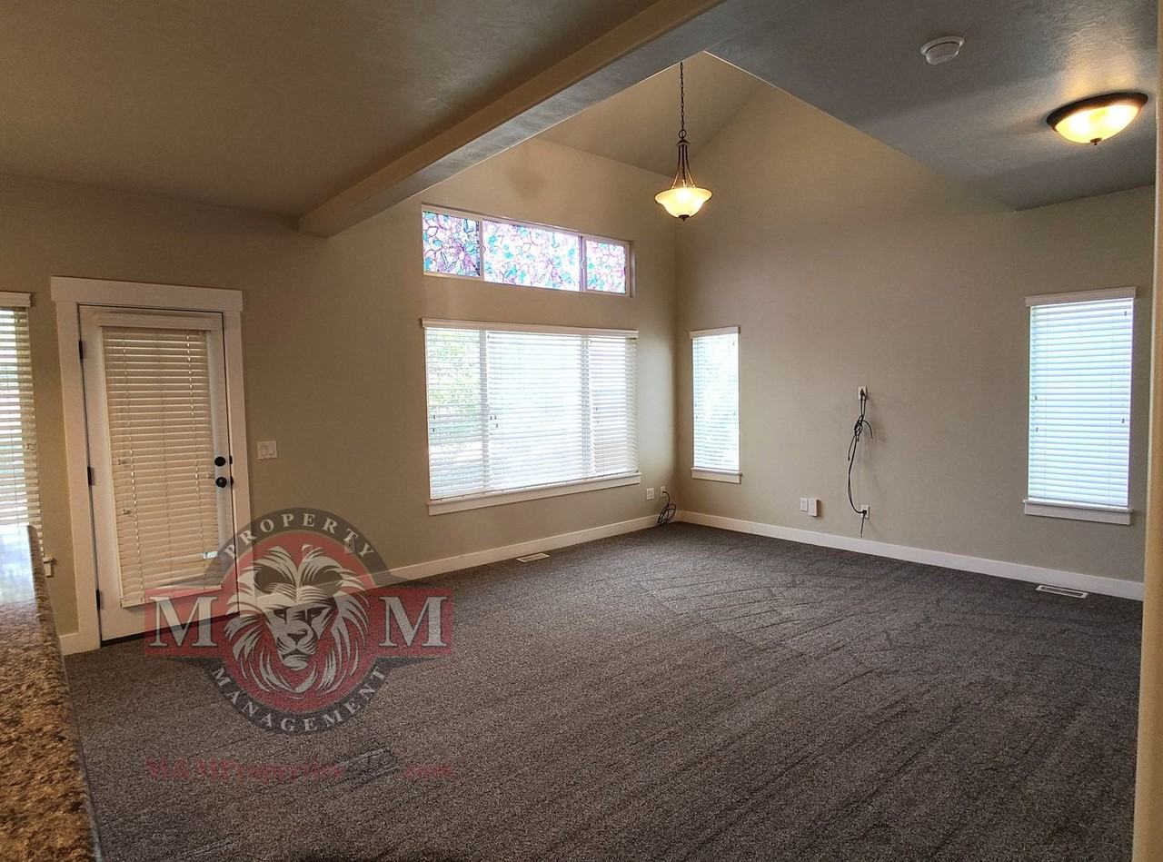 9012 S Quarry Stone Way - Photo 4 of 33