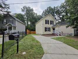 featured image of 704 Brye St