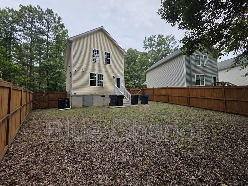 704 Brye St - Photo 5 of 34