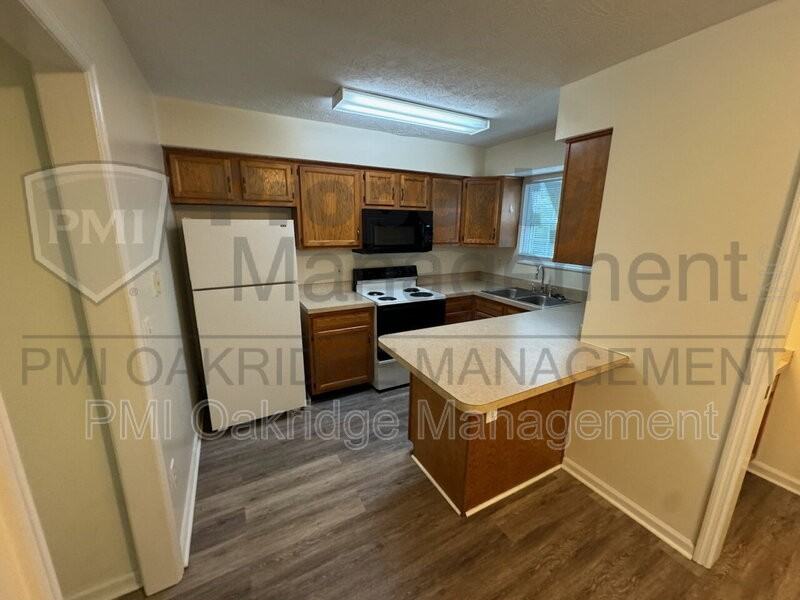 130 Heather Rd #A - Photo 3 of 11