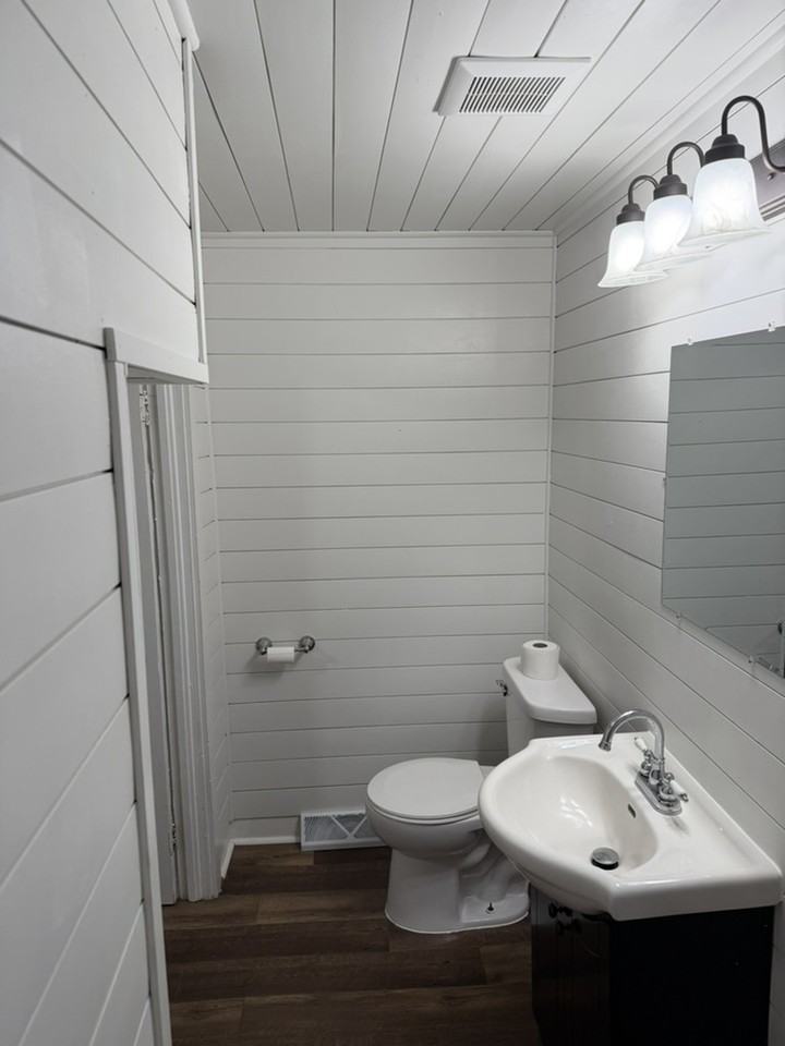 1310 Oak St #DOWN - Photo 6 of 9