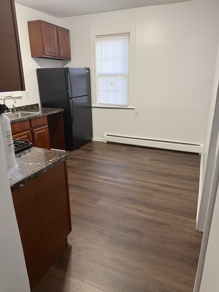 264 Pomona Ave #1 - Photo 5 of 10