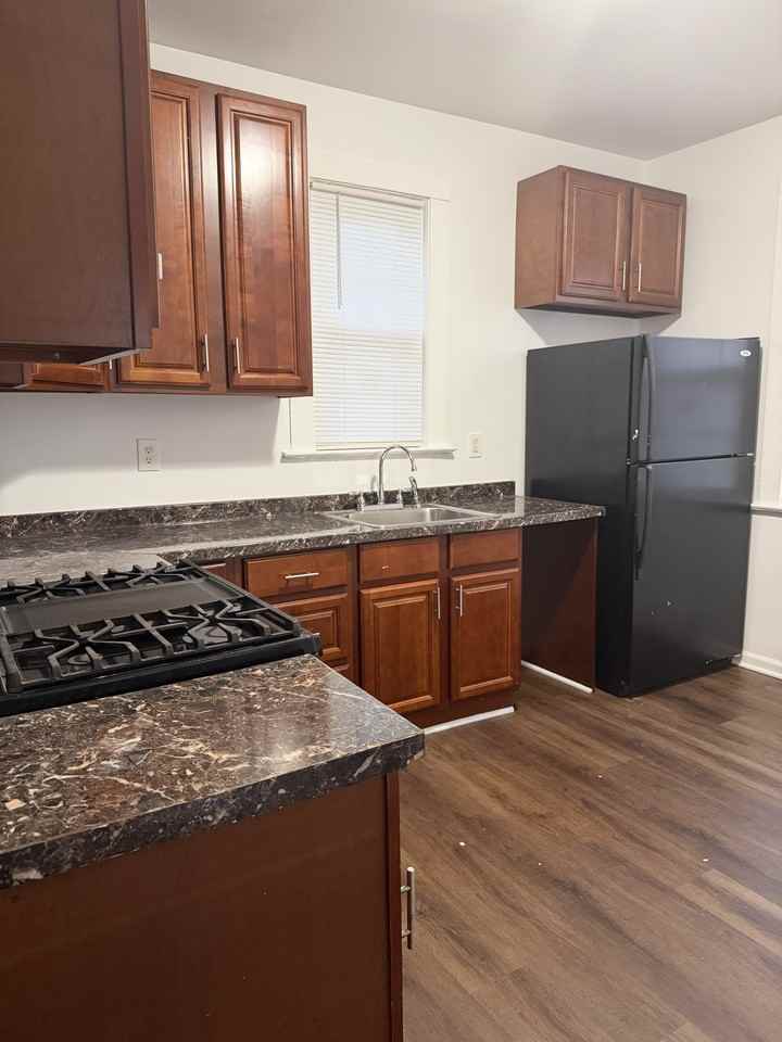 264 Pomona Ave #1 - Photo 7 of 10