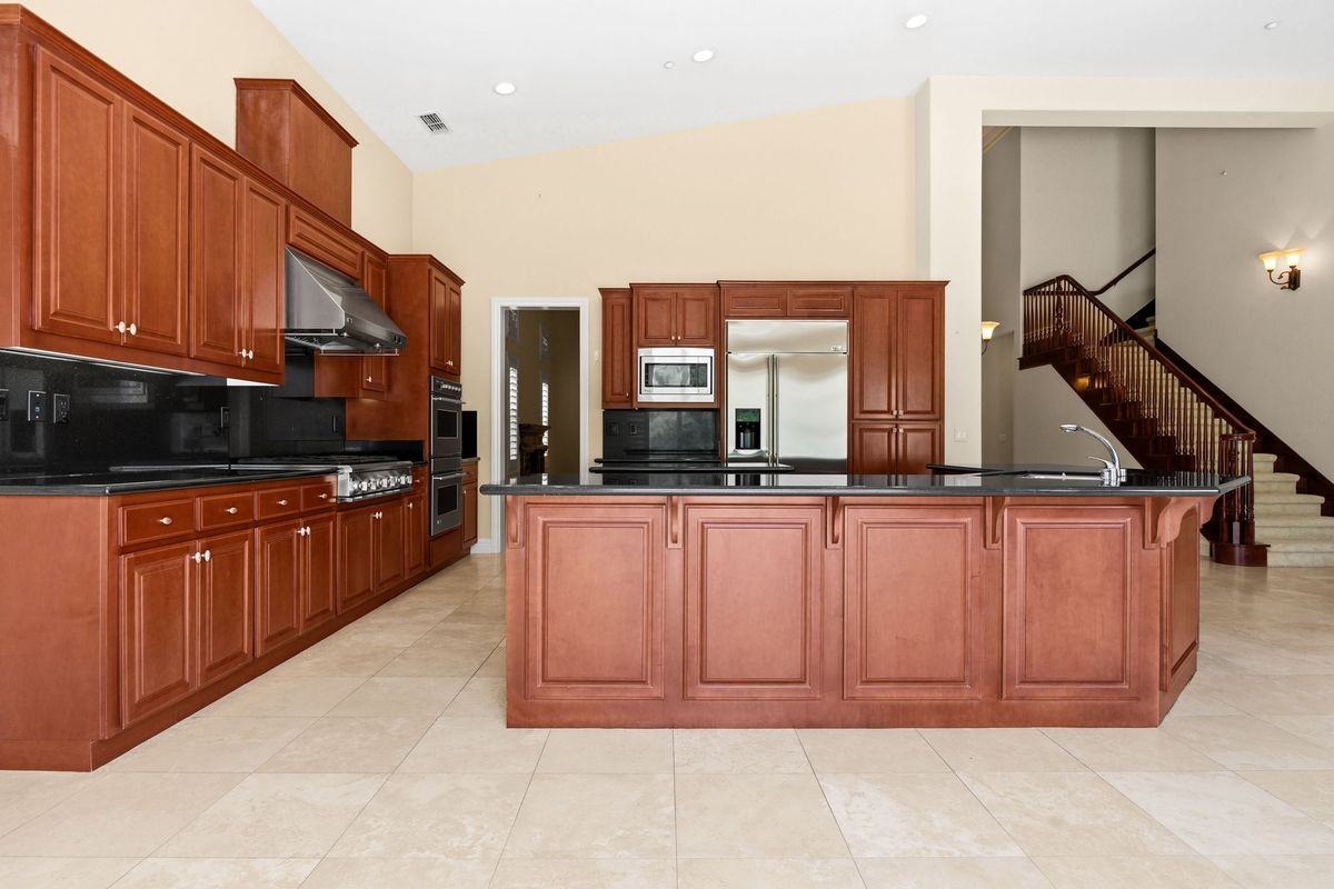 309 Whitcliff Ct - Photo 6 of 50