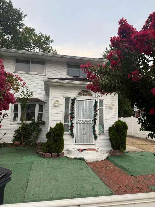 2307 Virginia Ave - Photo 3 of 10