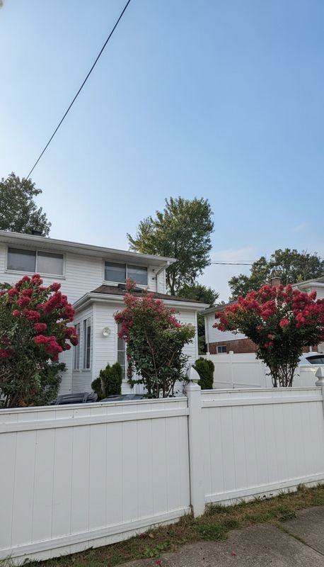 2307 Virginia Ave - Photo 5 of 10