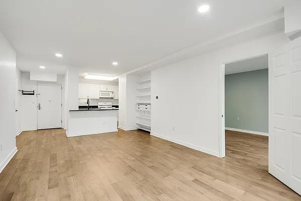 1407 5th Ave #14 - Photo 4 of 4