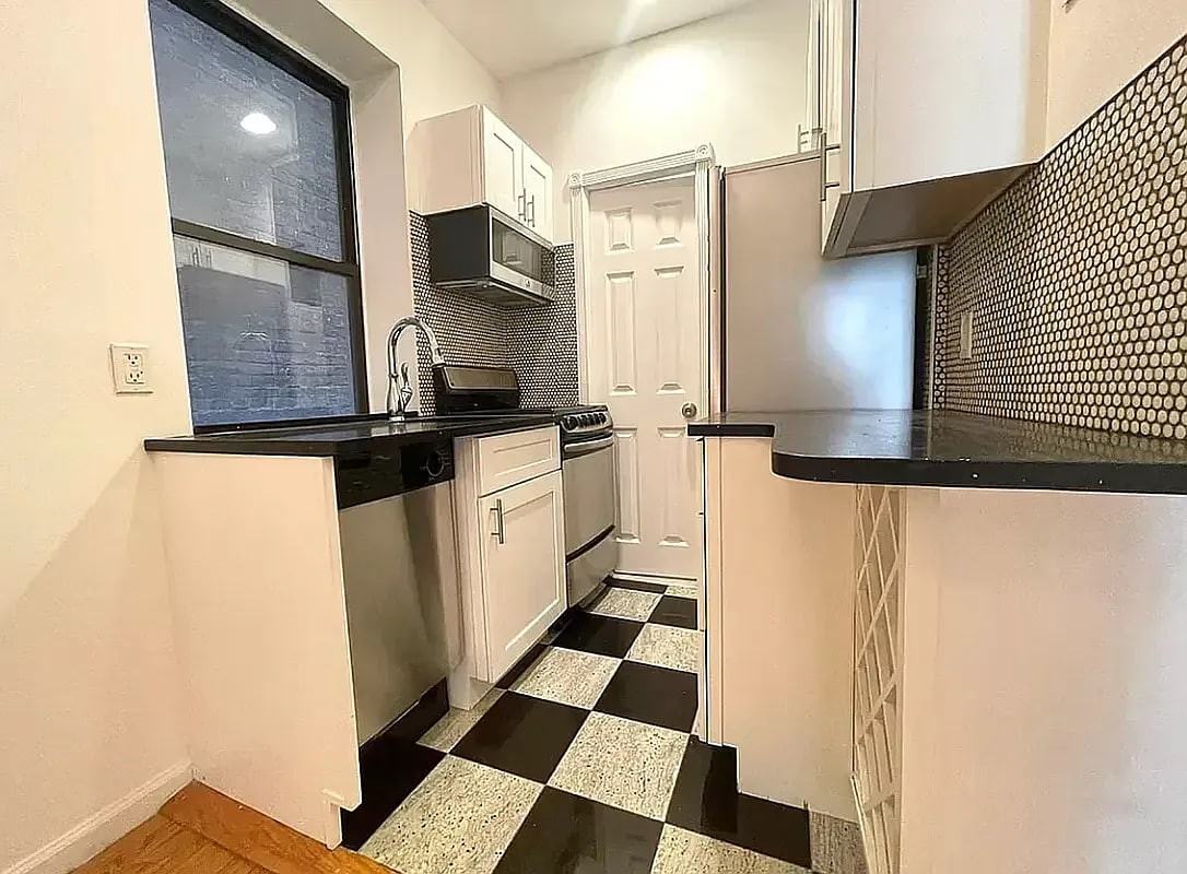 148 8th Ave #12D - Photo 4 of 5