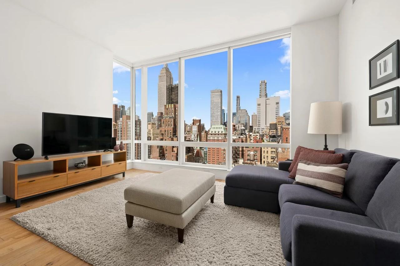 326 Lexington Ave #22A - Photo 2 of 5