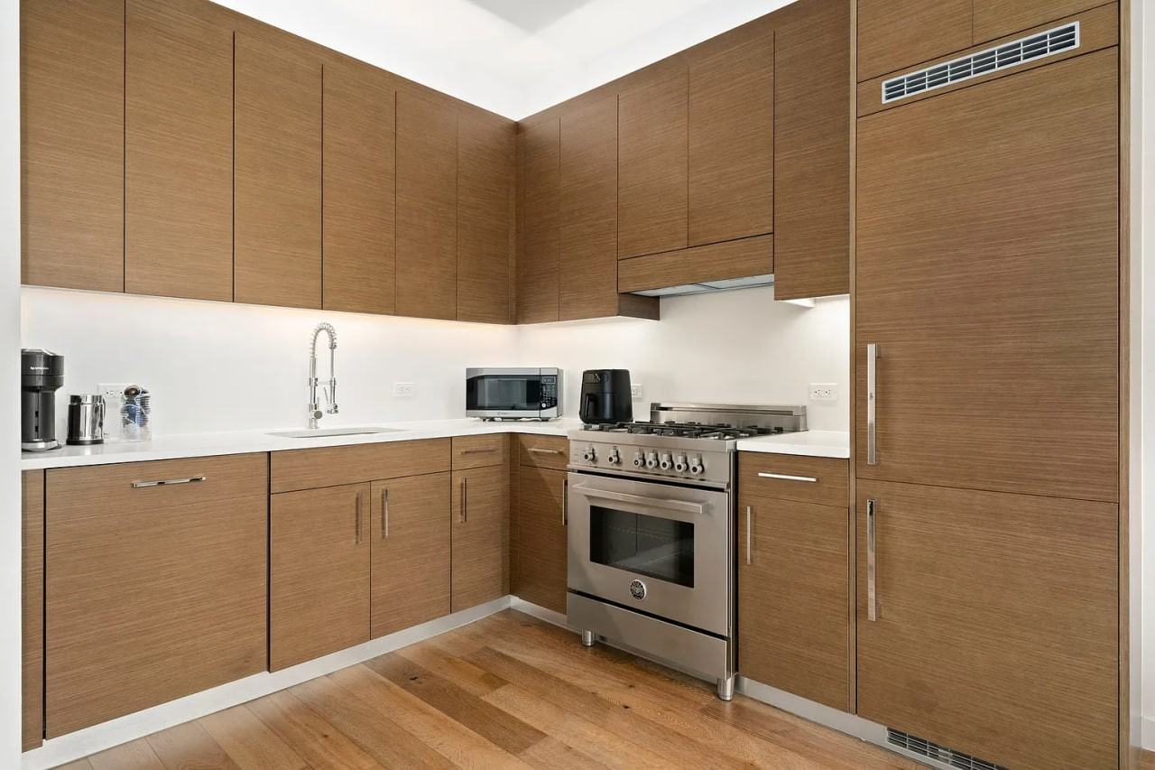 326 Lexington Ave #22A - Photo 3 of 5