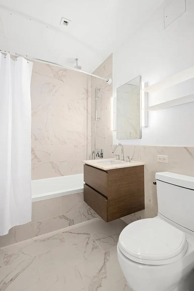 326 Lexington Ave #22A - Photo 4 of 5