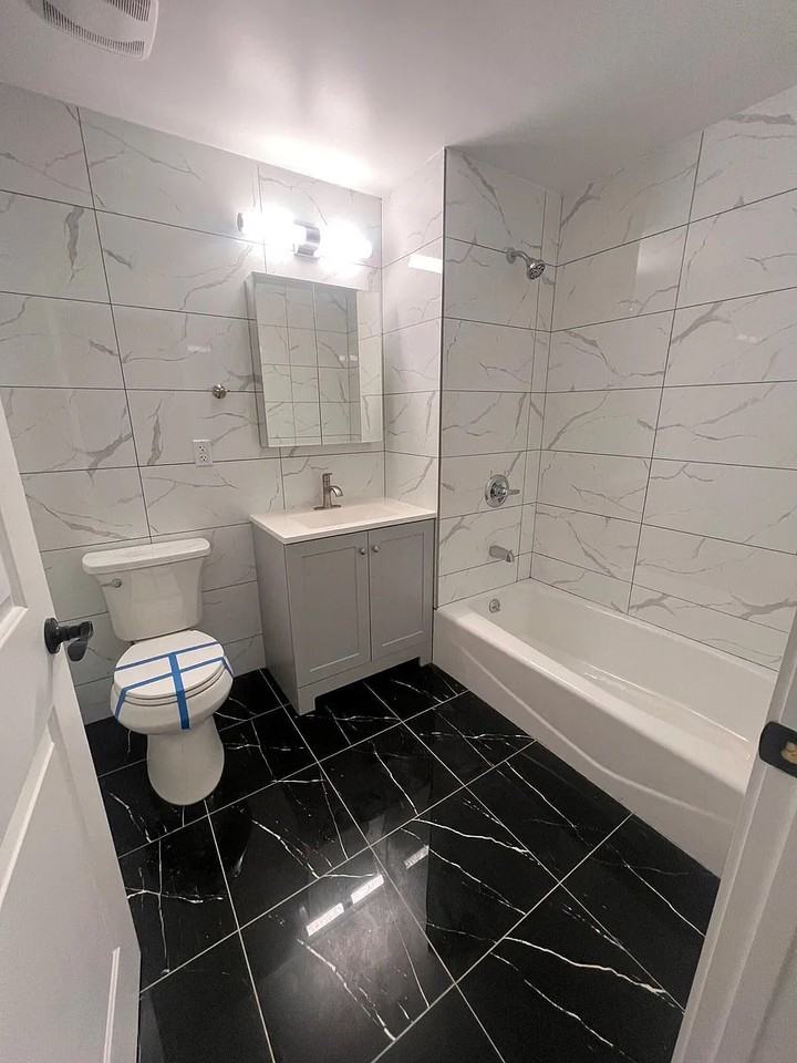 4007 68th St #12C - Photo 4 of 5