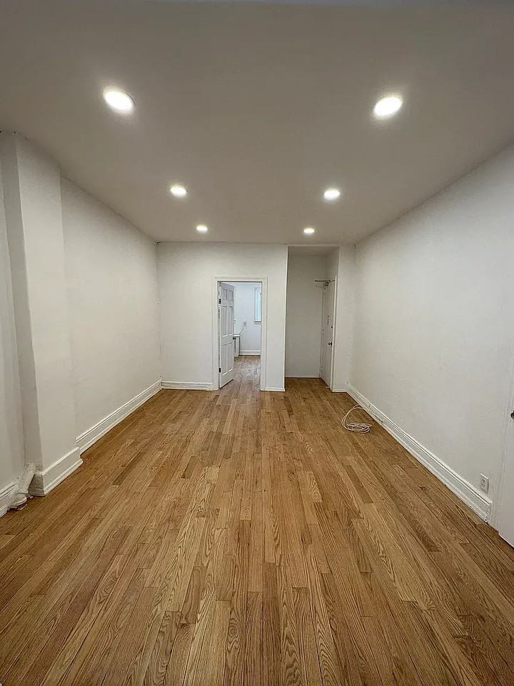 18231 Hillside Ave #12C - Photo 4 of 4
