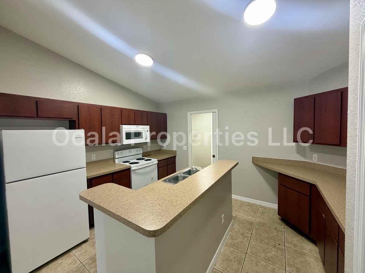 1 Olive Ln - Photo 4 of 24