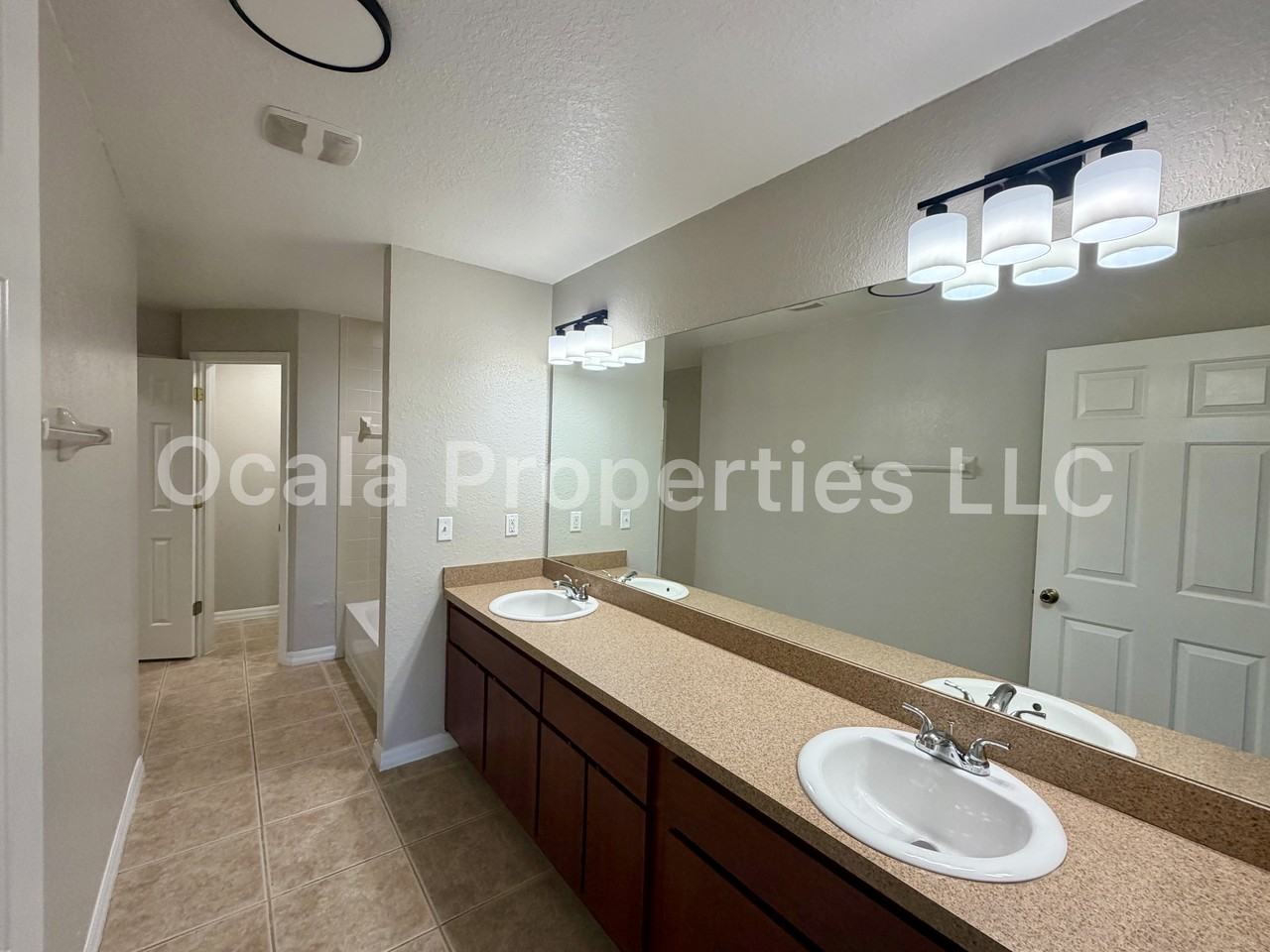 1 Olive Ln - Photo 5 of 24