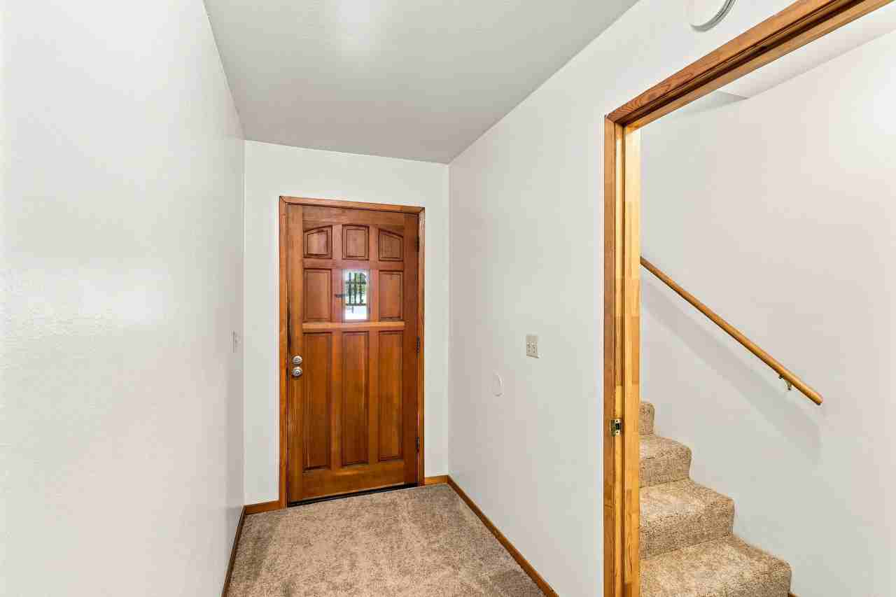 411 Pennsylvania Ave - Photo 6 of 42