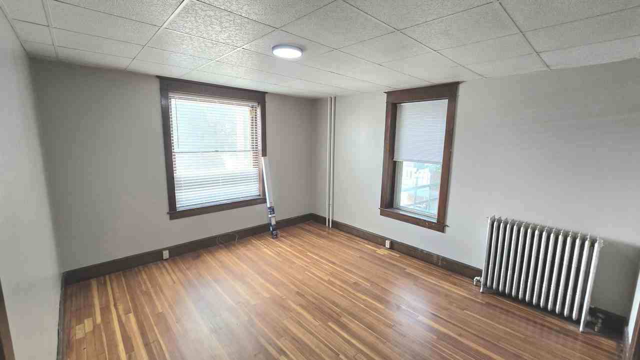715 Oak Hill Ave #1S - Photo 4 of 14