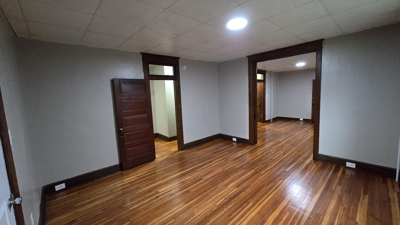 715 Oak Hill Ave #1S - Photo 7 of 14
