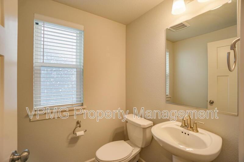 11603 Ne 138th Ave - Photo 7 of 48