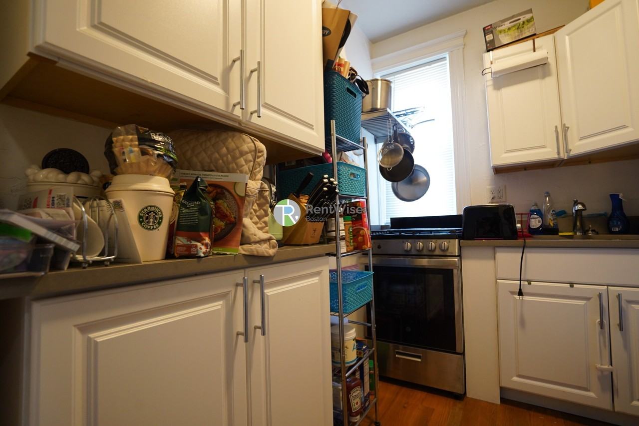 82 Brainerd Rd #16 - Photo 3 of 9
