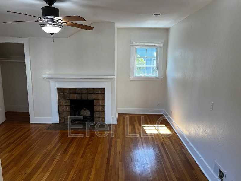 2521 Ashby Ave - Photo 4 of 14