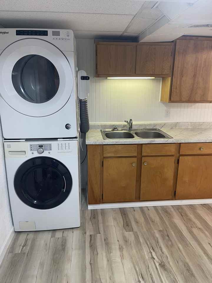 1622 Humboldt St #B - Photo 2 of 9