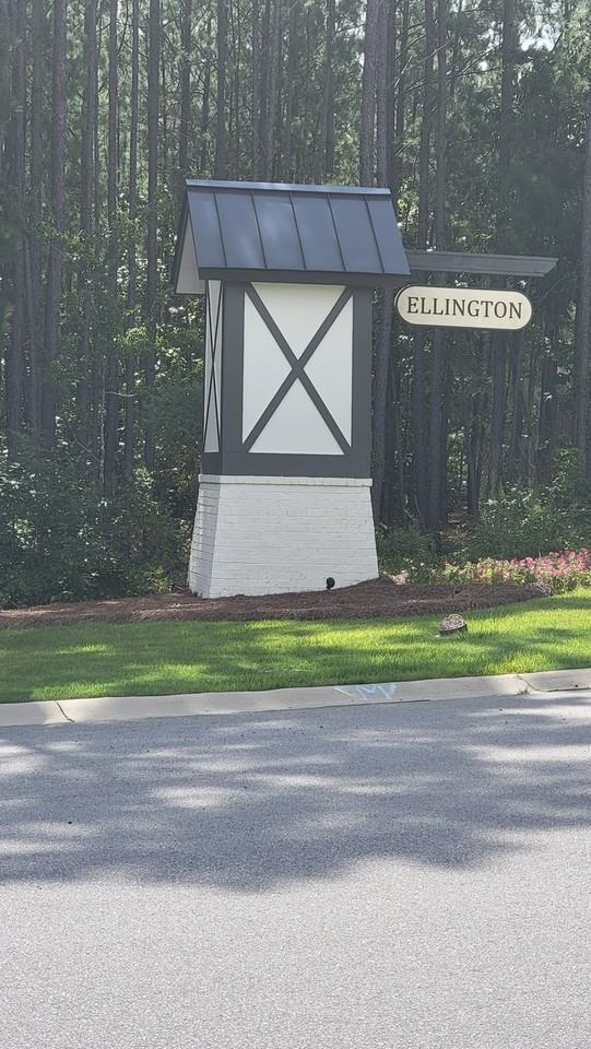 426 Eclipse Ln - Photo 3 of 14