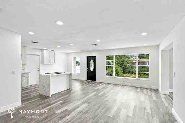 730 Nw 18th St - Photo 4 of 20