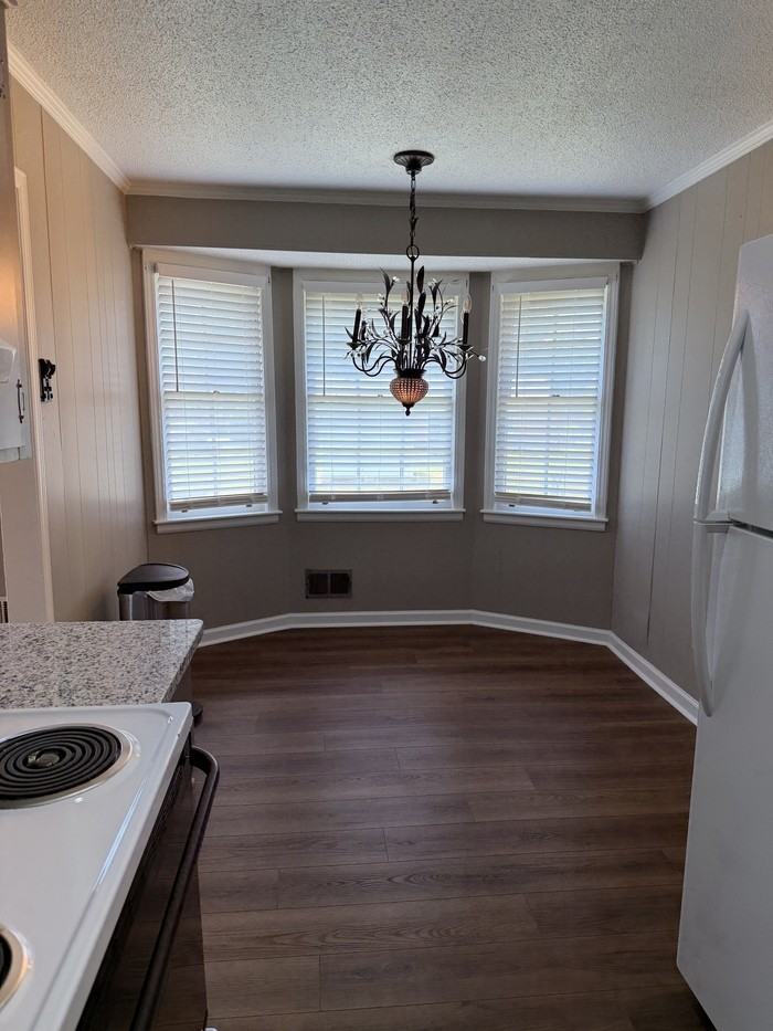 159 Redwood Ct - Photo 7 of 16