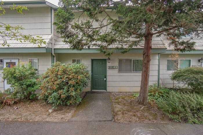 321 Ne 105th St - Photo 3 of 33