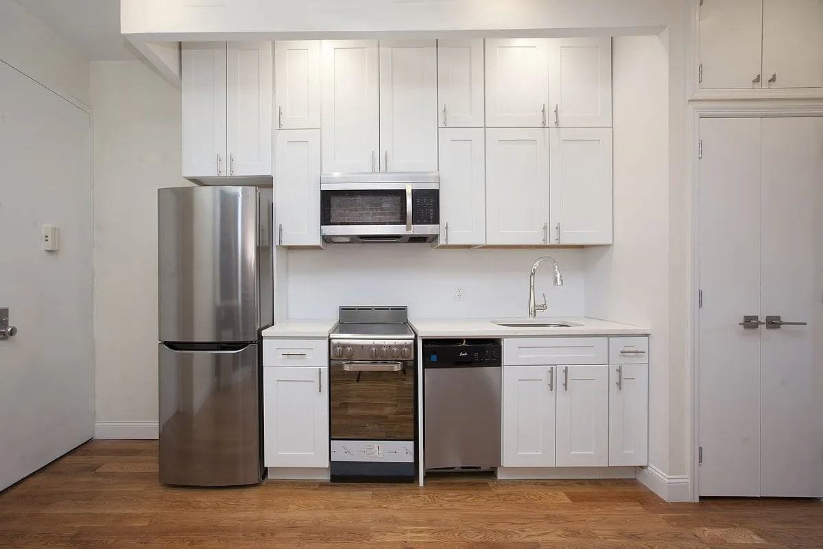 53 Ludlow St #9 - Photo 3 of 5