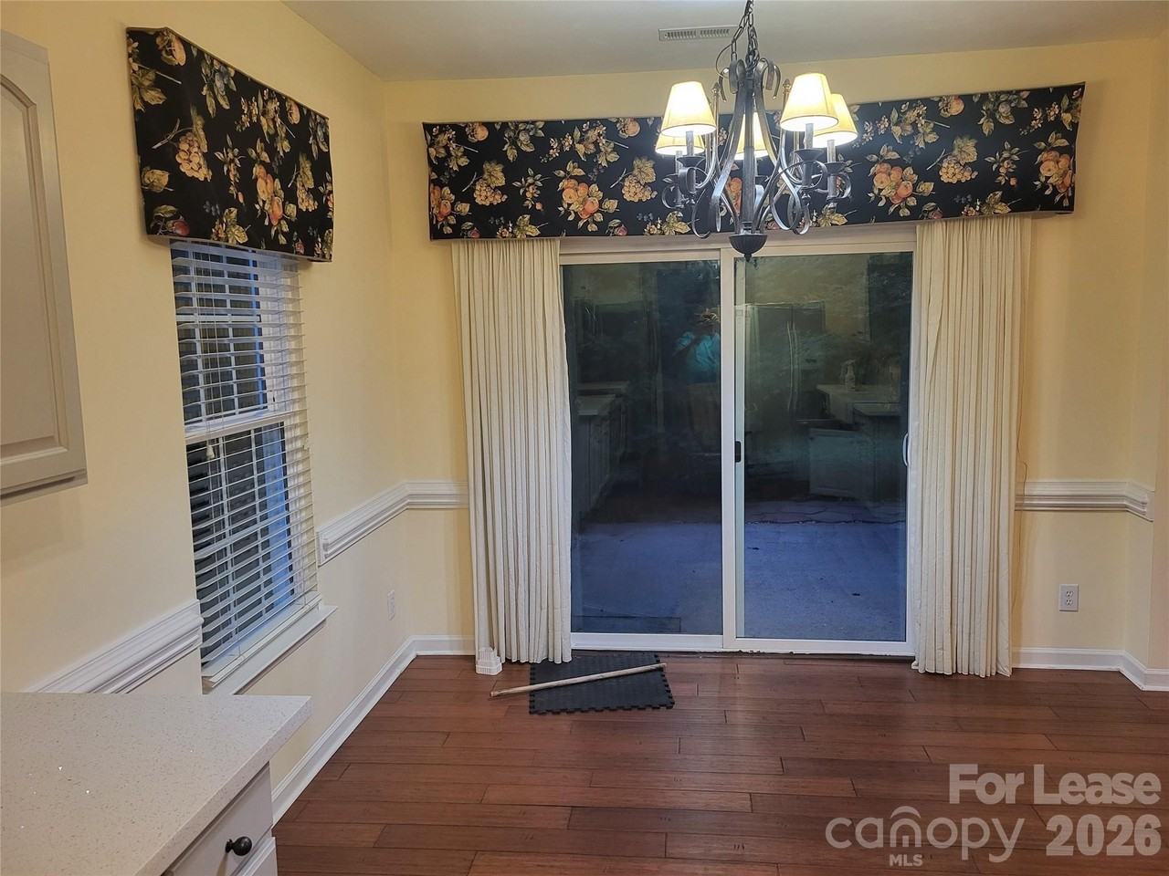 17450 Baldwin Hall Dr - Photo 7 of 32