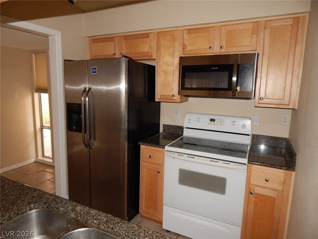 769 Oakmont Ave #403 - Photo 6 of 21
