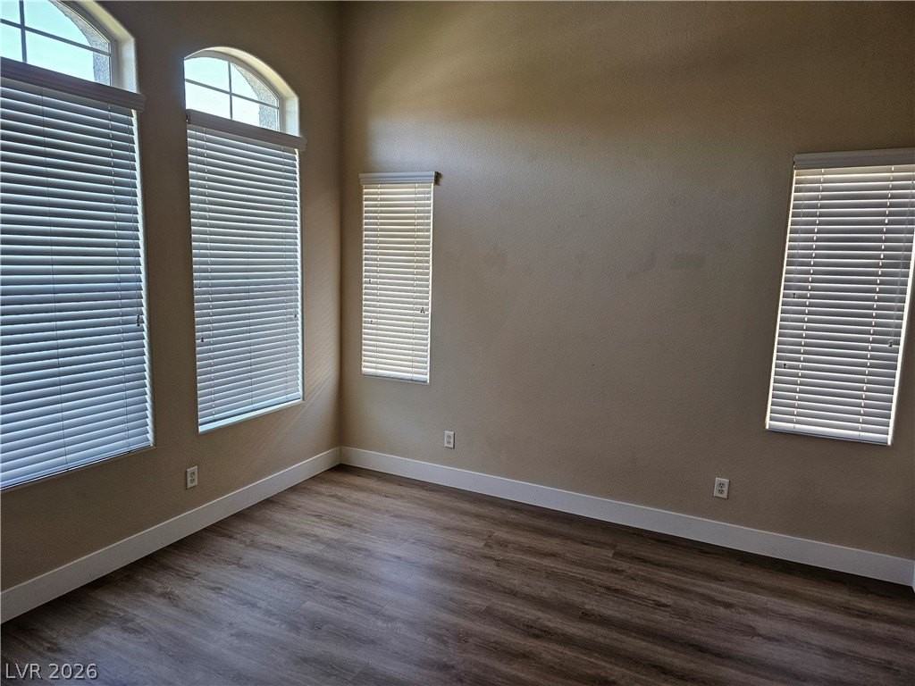1018 Garnet Ridge Ct - Photo 3 of 18