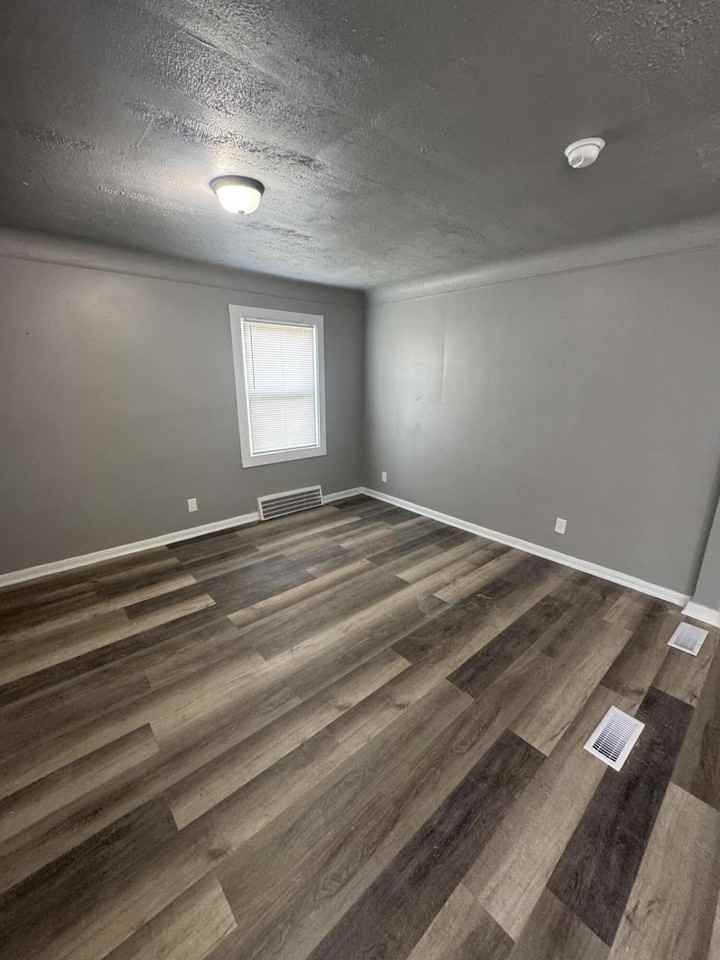 19928 Annott St - Photo 4 of 9