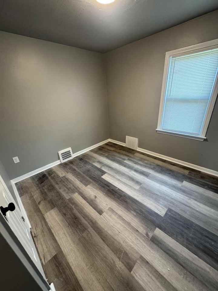 19928 Annott St - Photo 7 of 9