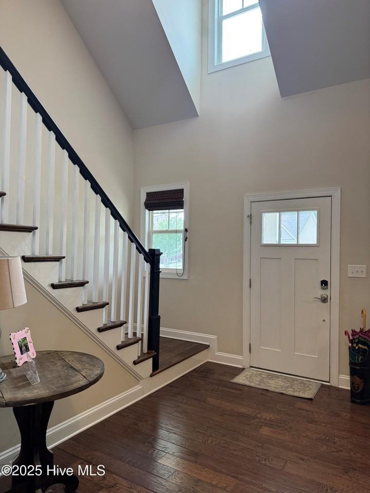 417 Wolfe Ln - Photo 3 of 27