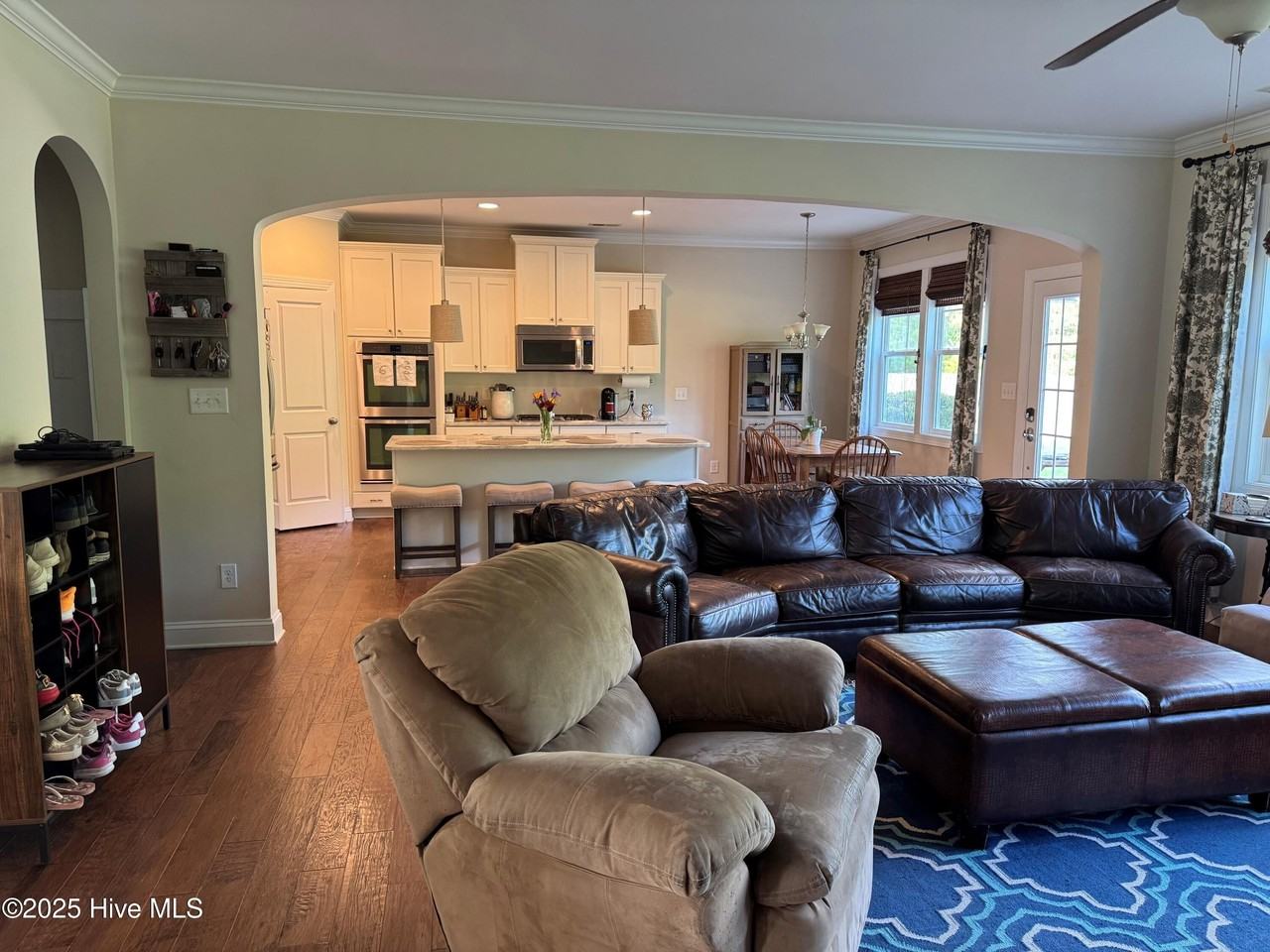 417 Wolfe Ln - Photo 5 of 27